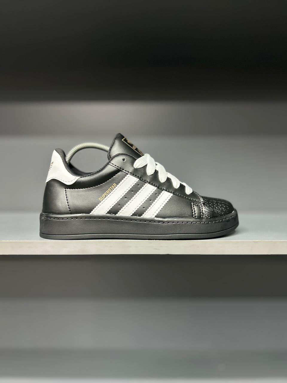 Adidas superstar