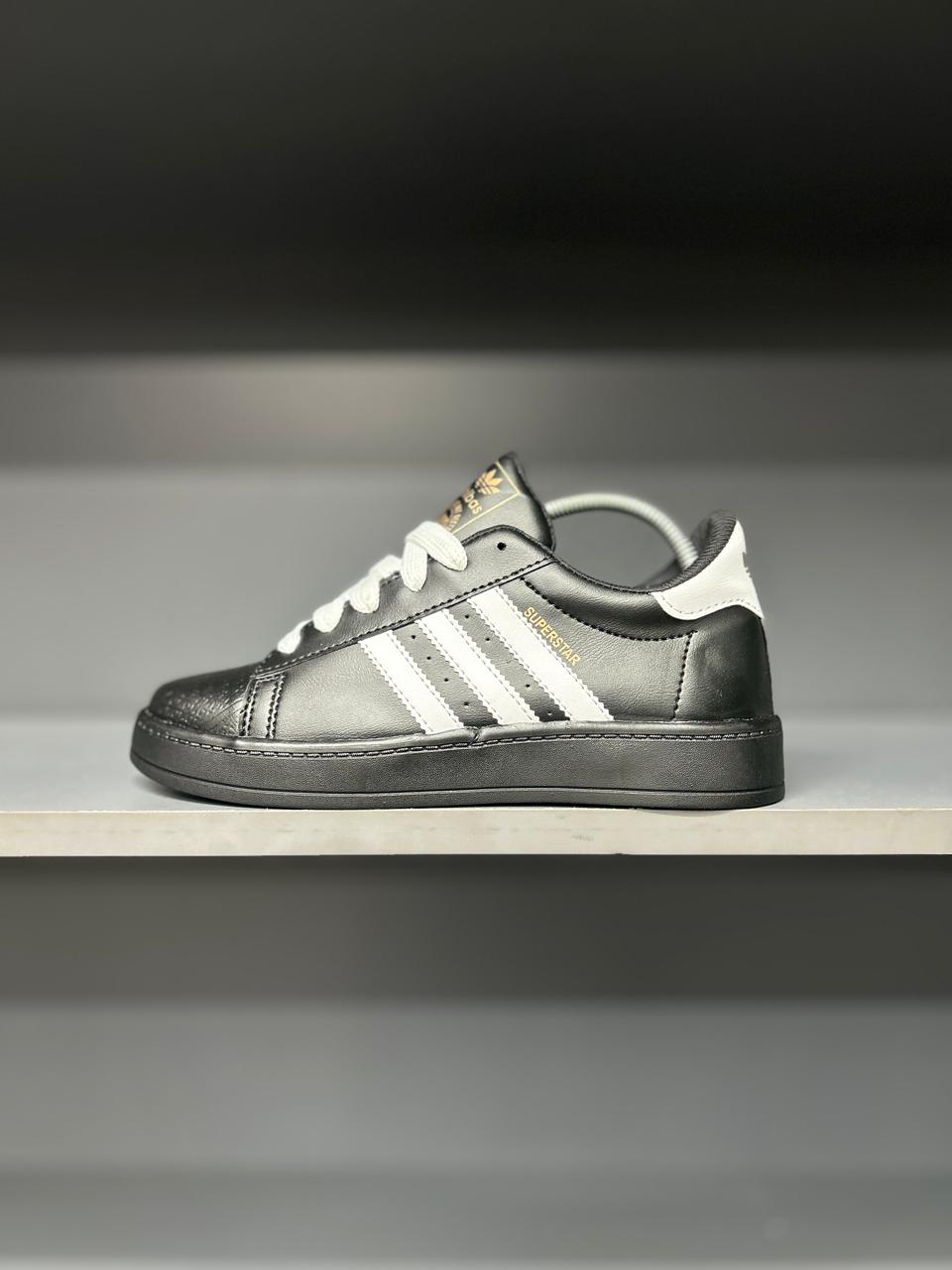 Adidas superstar