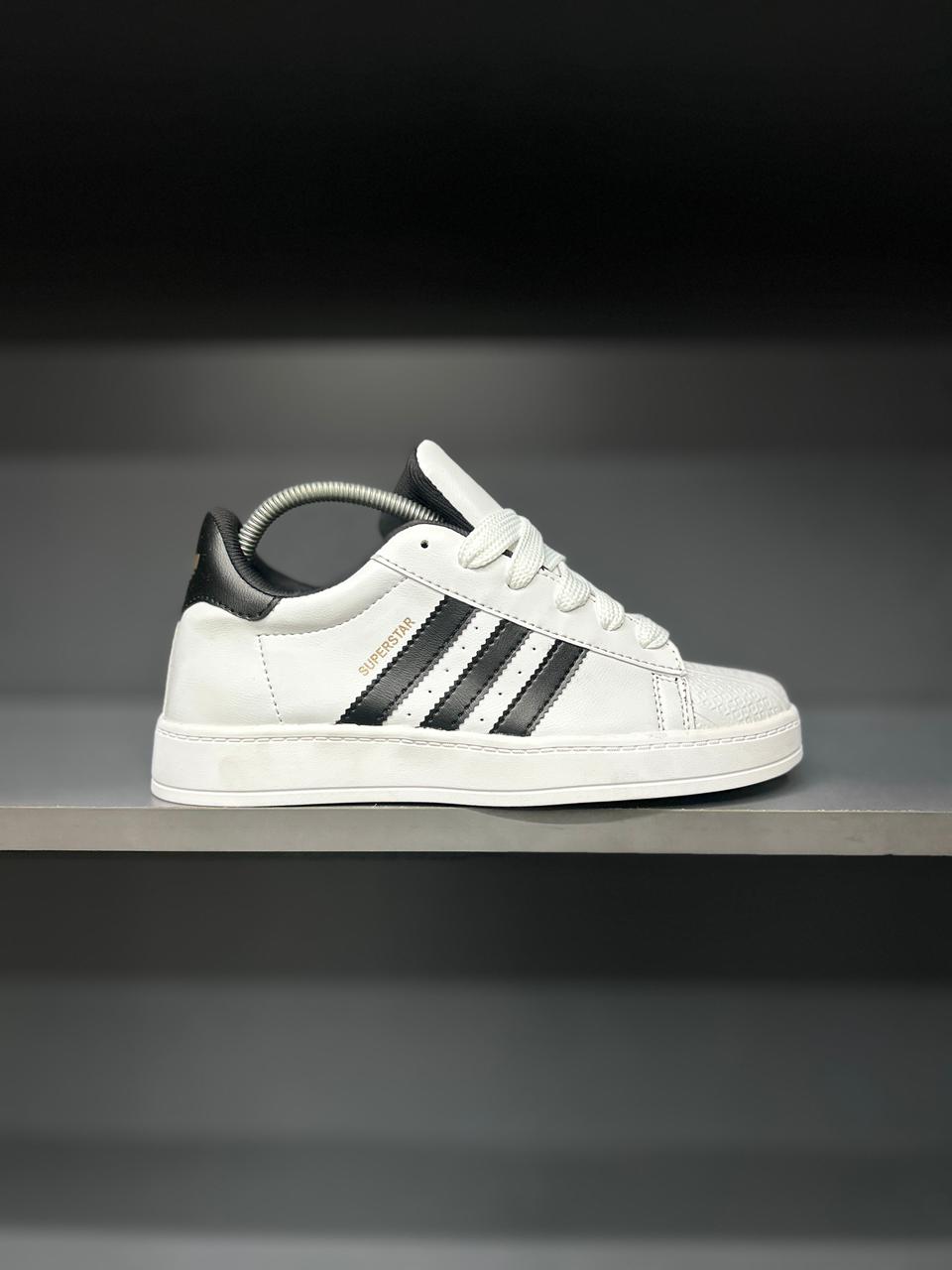 Adidas superstar